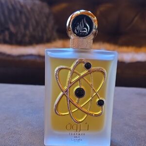 Lattafa Tharwah Gold Perfume for Women - Elegant Gold